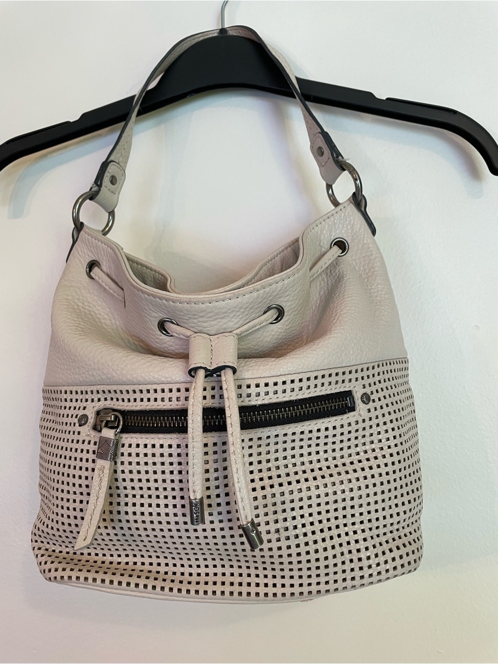 The Sak Cream Pebbled Leather Drawstring Bucket Bag Shoulder Purse